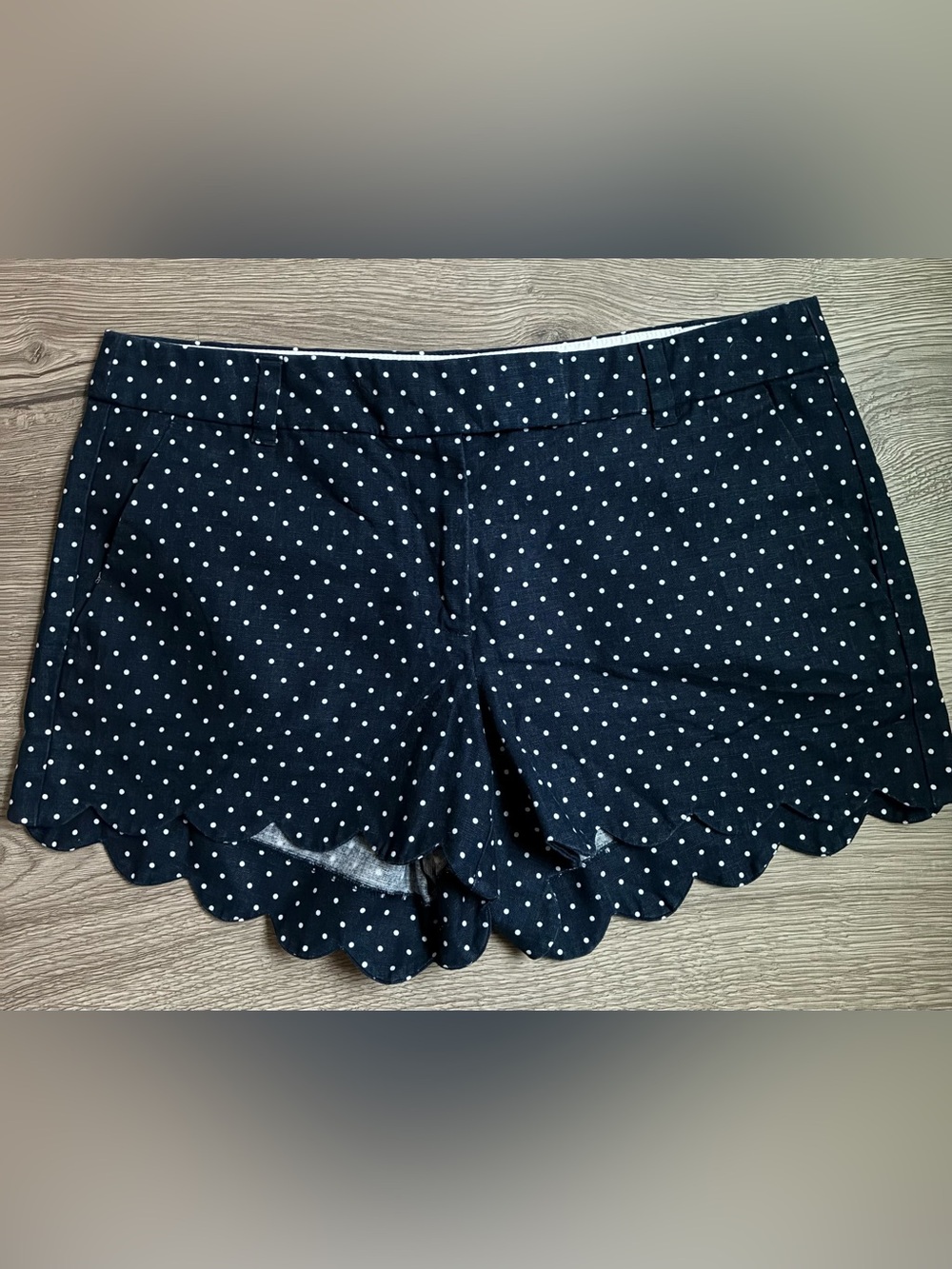 J. Crew Scalloped Hem Linen Blend Navy Polka Dot Shorts 4” Inseam Size 8